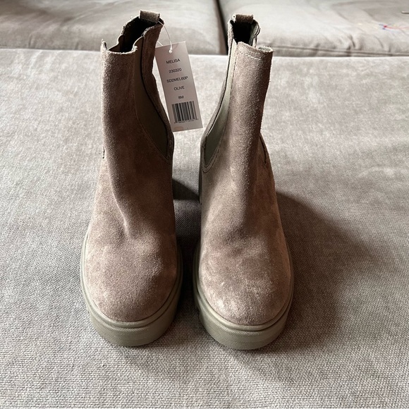 NWT Splendid Melisa Block Heel Suede Chelsea Boots Olive 8 - Picture 5 of 8